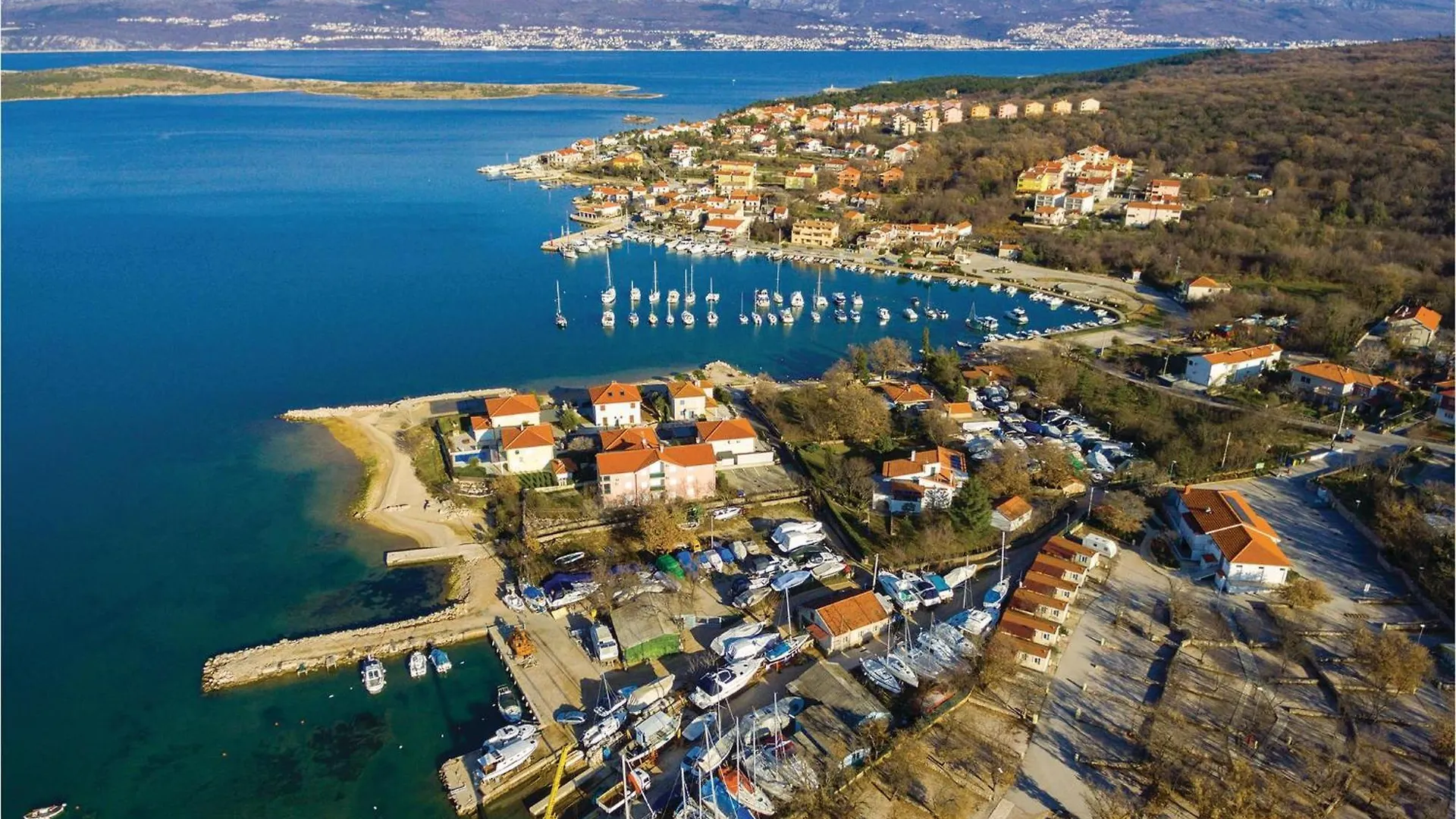 Beautiful Apartment In Cizici With Kitchen 0*,  Croacia